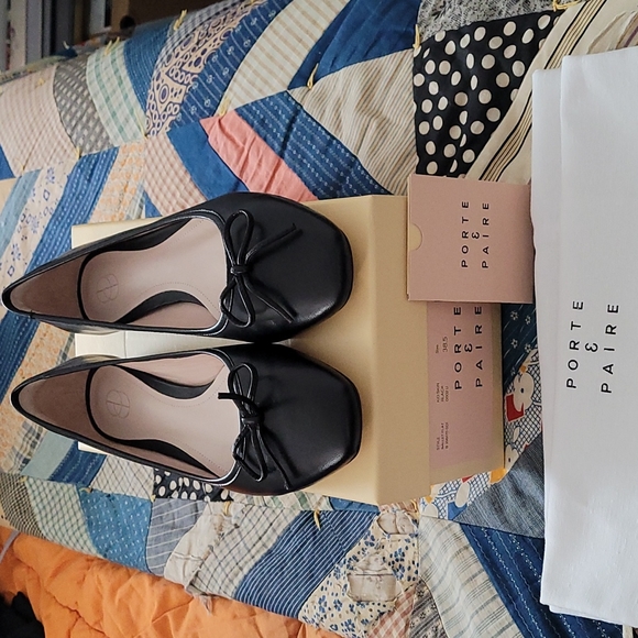 Porte & Paire Shoes - PORTE & PAIRE Bow Embellished Leather Ballet Flats